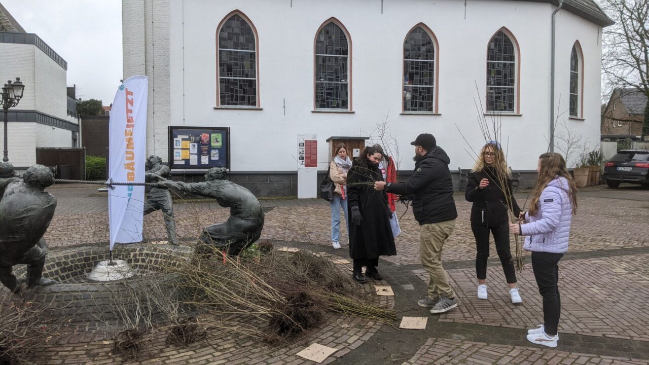 Baumverschenktag im Kreis Kleve